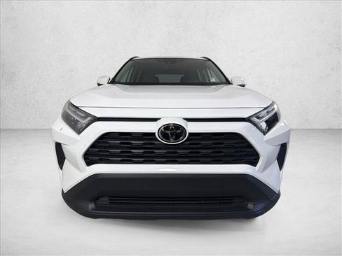 Used 2025 Toyota RAV4 XLE FWD image 8