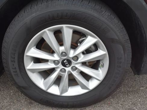 Used 2019 Kia Sorento FWD image 41