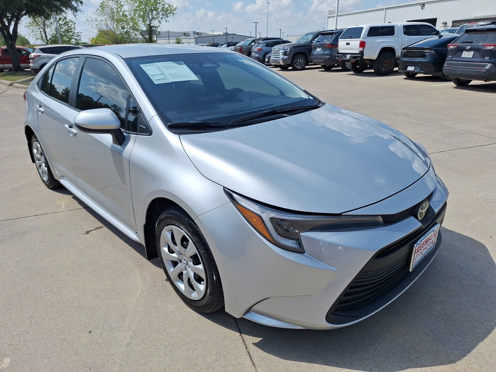 Used 2026 Toyota Corolla LE FWD image 8