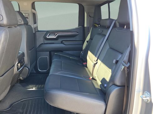 Used 2023 GMC Sierra 1500 SLT w/ SLT Premium Package image 9