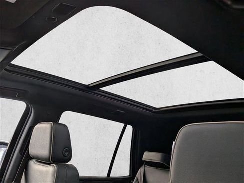Used 2022 Chevrolet Tahoe Premier AWD/4WD image 18