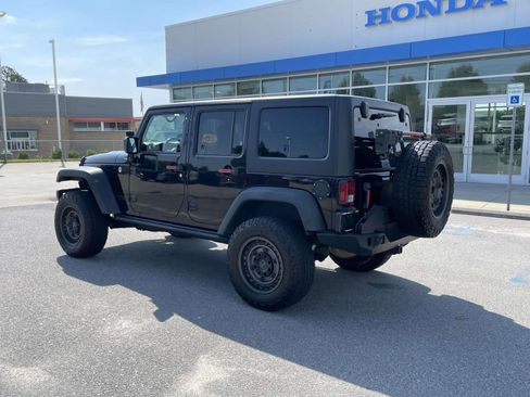 Used 2016 Jeep Wrangler Unlimited Rubicon AWD/4WD image 4