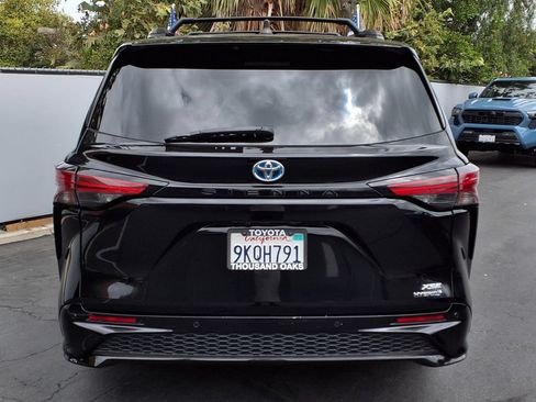 Certified 2024 Toyota Sienna XSE w/ XSE Plus Package FWD image 6