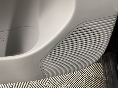 Used 2025 Hyundai Kona SEL image 21