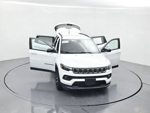 Used 2024 Jeep Compass Latitude AWD/4WD image 46