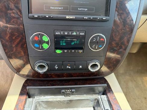 Used 2010 GMC Yukon Denali AWD/4WD image 18