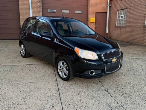 Used 2009 Chevrolet Aveo5 LT FWD image 3