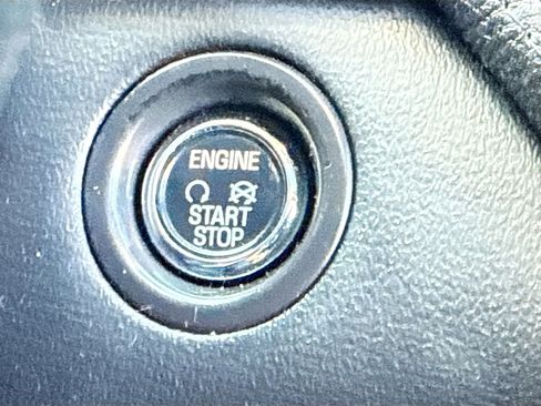 Used 2015 Lincoln MKS AWD w/ Equipment Group 101A image 8