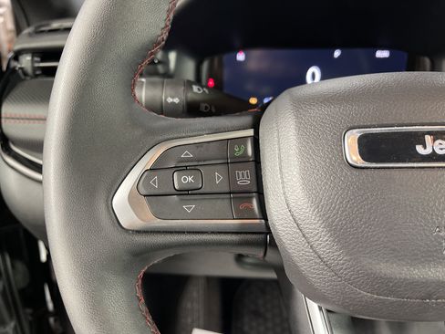 Used 2024 Jeep Compass Trailhawk w/ Trailhawk Elite Group image 19