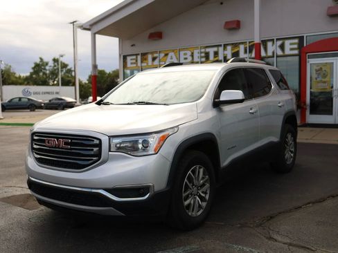 Used 2018 GMC Acadia SLE image 1