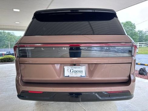 Used 2025 Lincoln Navigator L Black Label w/ Black Label Special Edition AWD/4WD image 7