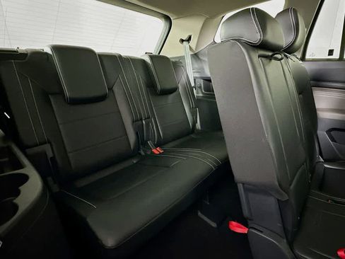 Used 2021 Volkswagen Atlas SE w/ Panoramic Sunroof Package image 32