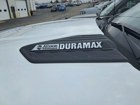 Used 2024 Chevrolet Silverado 2500 LTZ w/ LTZ Premium Package image 4