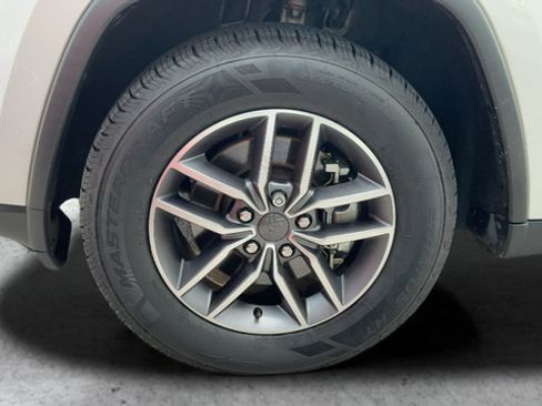 Used 2022 Jeep Grand Cherokee Limited RWD image 26