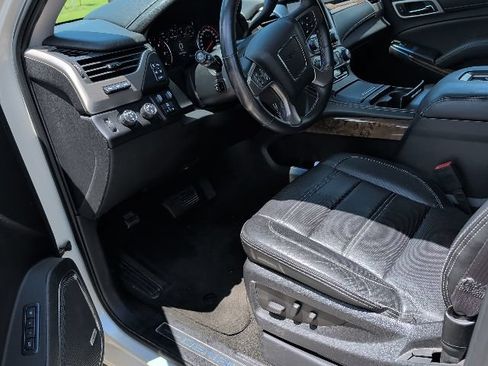 Used 2015 GMC Yukon XL Denali w/ Premium Package AWD/4WD image 19