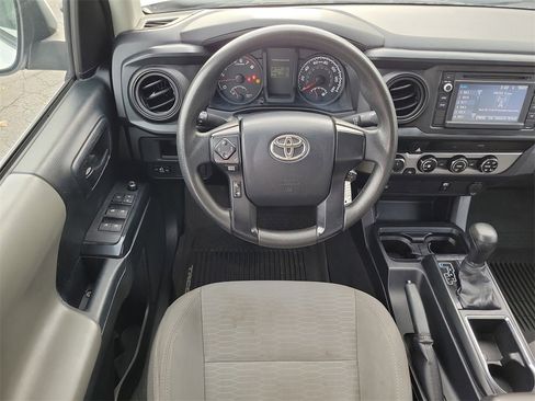 Used 2017 Toyota Tacoma SR image 13