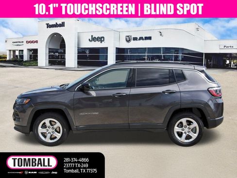 Used 2024 Jeep Compass Latitude AWD/4WD image 4