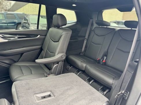 Used 2022 Cadillac XT6 Premium Luxury image 19