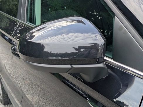 Certified 2024 Volkswagen Taos SE FWD image 12