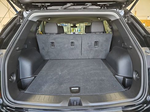 Used 2025 Chevrolet Blazer LT FWD image 12