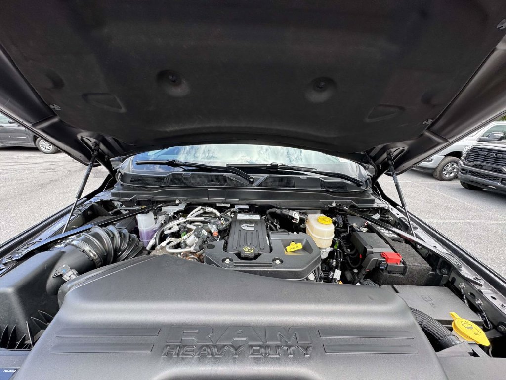 New 2026 RAM 3500 Big Horn AWD/4WD image 12