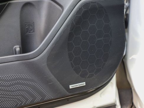 Used 2025 Subaru Forester Limited image 38