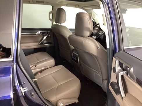 Certified 2023 Lexus GX 460 Luxury w/ Sport Design Package AWD/4WD image 40