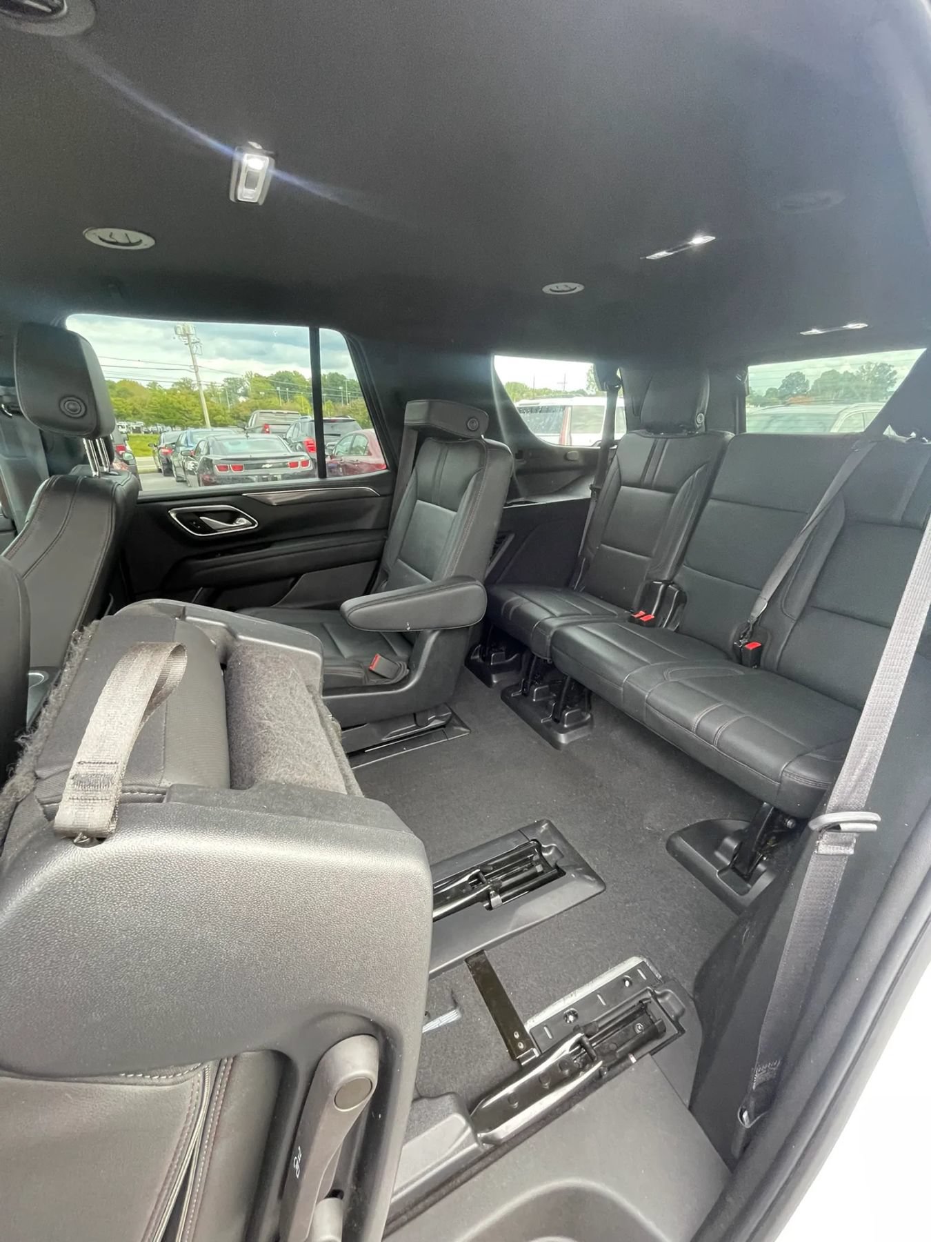 Used 2022 Chevrolet Tahoe RST w/ Luxury Package AWD/4WD image 33