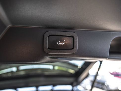 Used 2019 Land Rover Range Rover Sport HSE AWD/4WD image 33
