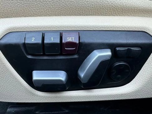 Used 2018 BMW 330i Sedan w/ Convenience Package image 47