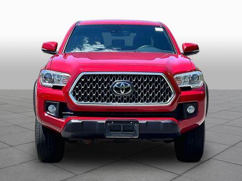 Certified 2018 Toyota Tacoma TRD Off-Road AWD/4WD image 4