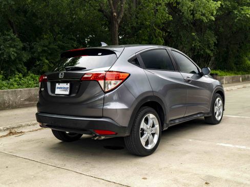 Certified 2022 Honda HR-V LX image 9