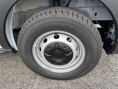 New 2026 Ford Transit 250 148 Medium Roof RWD image 10