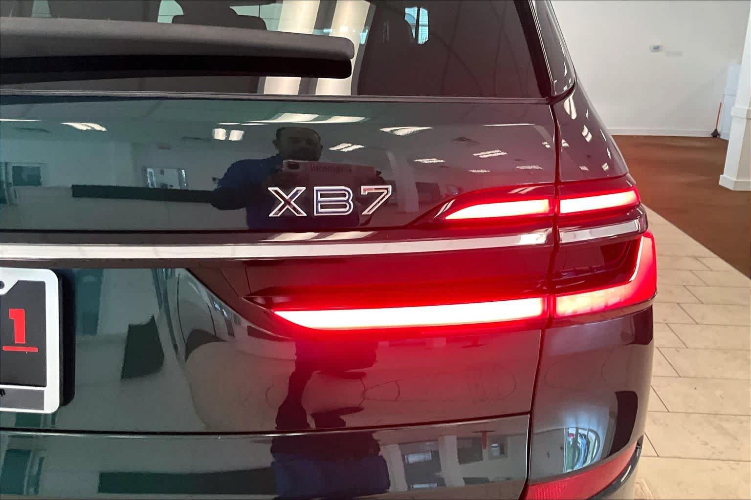 Used 2025 BMW ALPINA XB7 AWD/4WD image 9