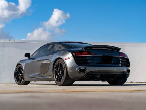 Used 2011 Audi R8 V10 image 4