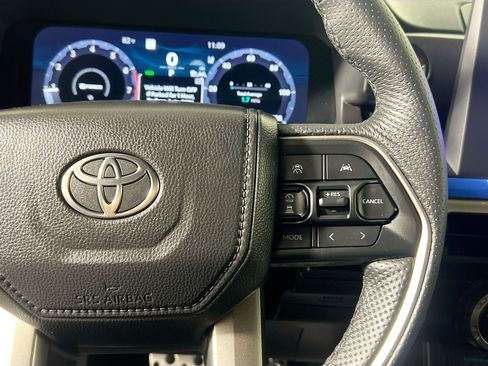 Used 2025 Toyota Tacoma TRD Sport image 19