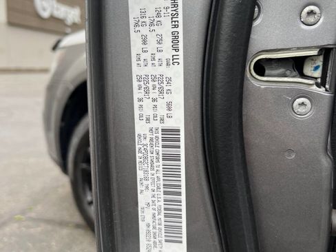 Used 2012 Dodge Journey SXT w/ Flexible Seating Group image 17