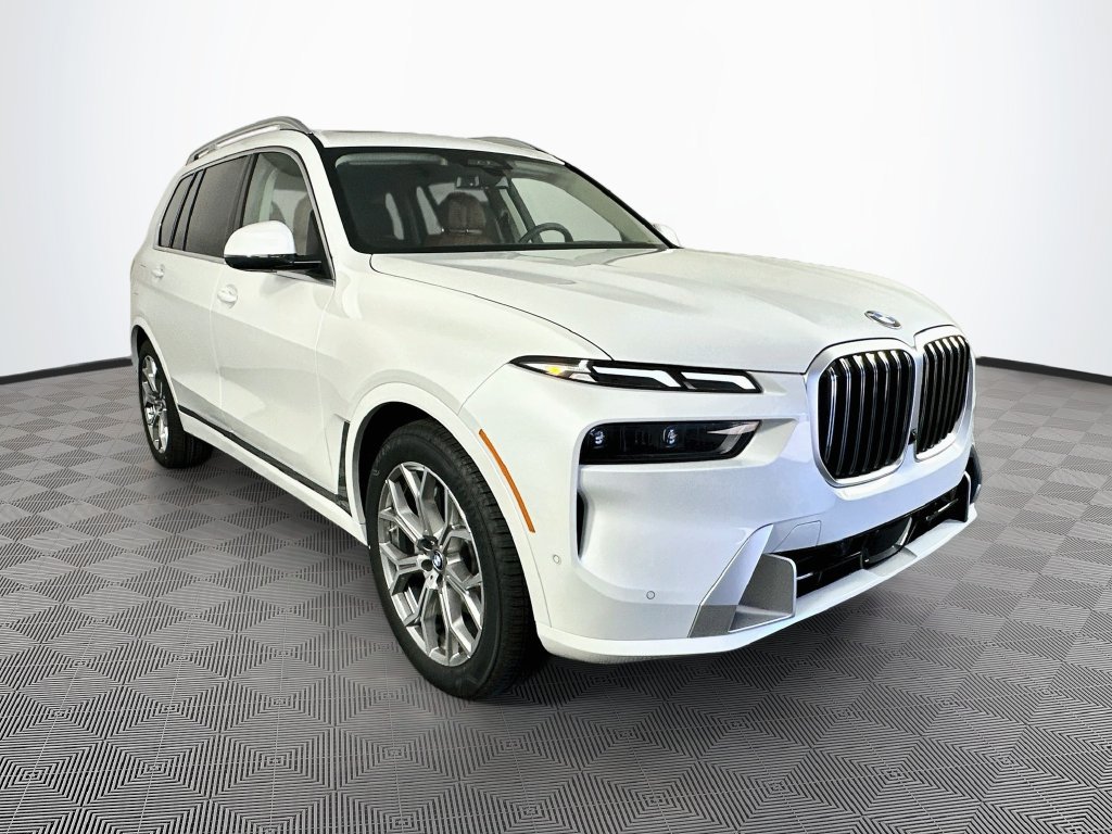 Used 2027 BMW X7 xDrive40i AWD/4WD image 2