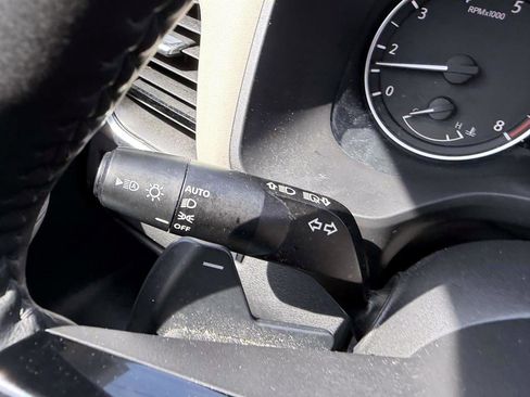 Used 2022 Nissan Rogue SV w/ SV Premium Package image 30