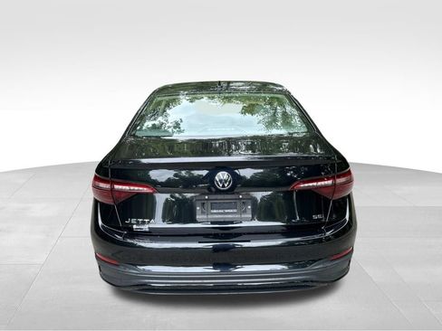 Used 2024 Volkswagen Jetta SE FWD image 4