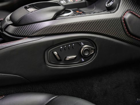 Used 2019 Aston Martin V8 Vantage Coupe RWD image 56