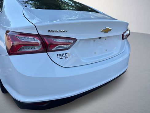 Used 2020 Chevrolet Malibu LT FWD image 32