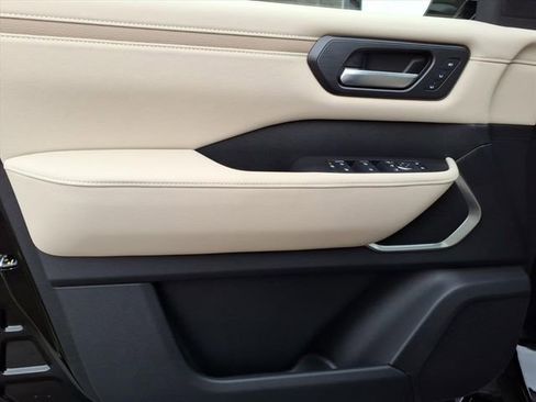 New 2026 Nissan Armada Platinum Reserve image 7