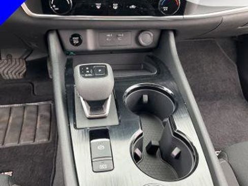 Certified 2025 Nissan Rogue S image 24