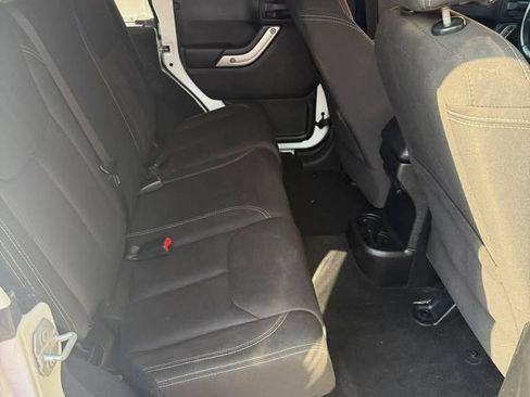 Used 2016 Jeep Wrangler Unlimited Sahara w/ Connectivity Group image 10