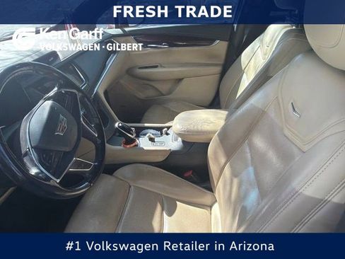 Used 2017 Cadillac XT5 Luxury AWD/4WD image 1