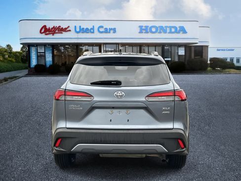 Used 2025 Toyota Corolla Cross XLE w/ Convenience Package image 4