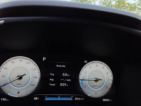 Used 2022 Hyundai Santa Fe Calligraphy AWD/4WD image 9