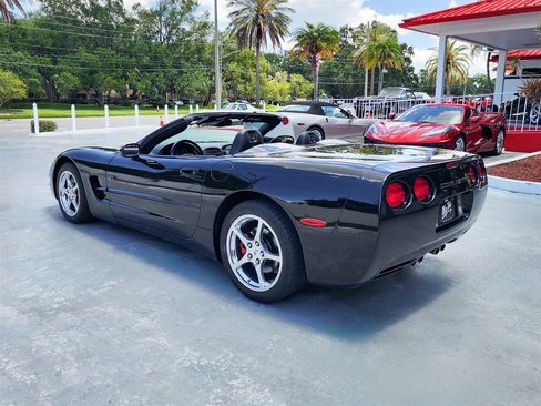 Used 2003 Chevrolet Corvette Convertible w/ Preferred Equipment Group1 RWD image 6