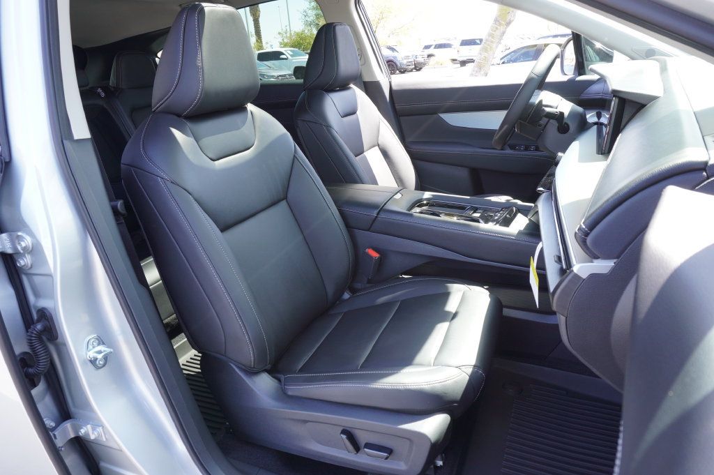 Certified 2025 Nissan Murano SL AWD/4WD image 12
